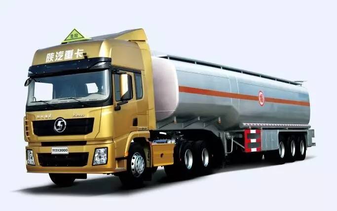 X3000钜惠版危化品运输牵引车 安全与效益的双重保障
